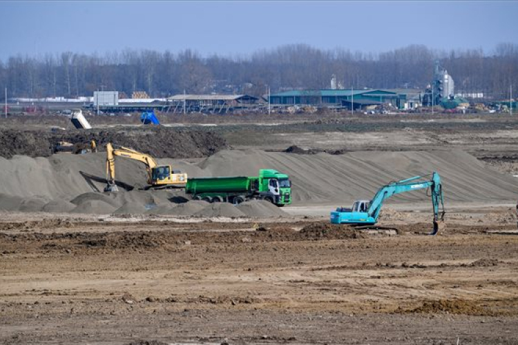 Épül az akkumulátorgyár Debrecen határában