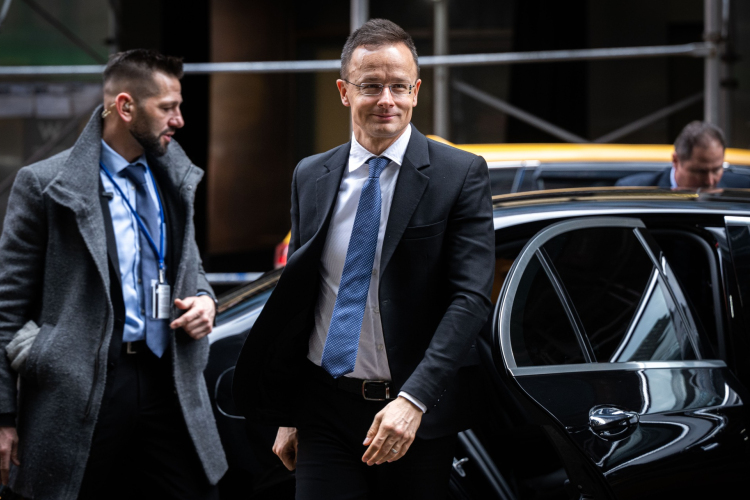 Azerbajdzsáni gázbeszerzést írt alá Szijjártó Péter