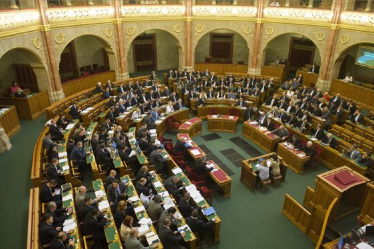 A Miniszterelnöki Kabinetiroda létrehozásáról dönt a Ház